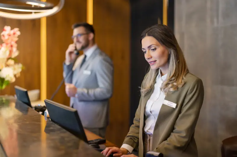 hotel staff happy to receive cashless tips